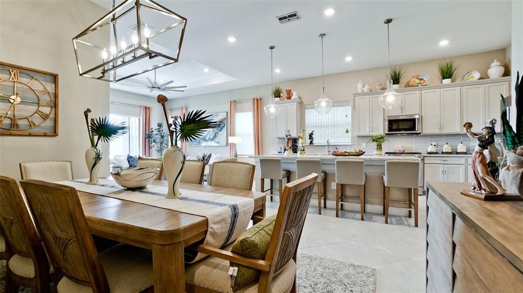 待售: $569,900 (2 贝兹, 2 浴室, 1925 平方英尺)