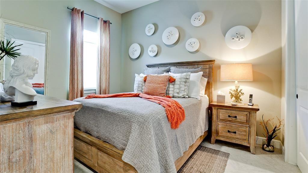 待售: $569,900 (2 贝兹, 2 浴室, 1925 平方英尺)