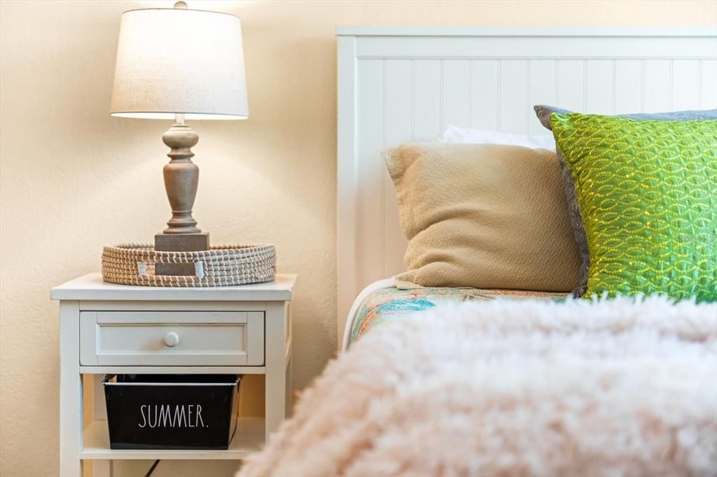 待售: $370,000 (2 贝兹, 2 浴室, 966 平方英尺)