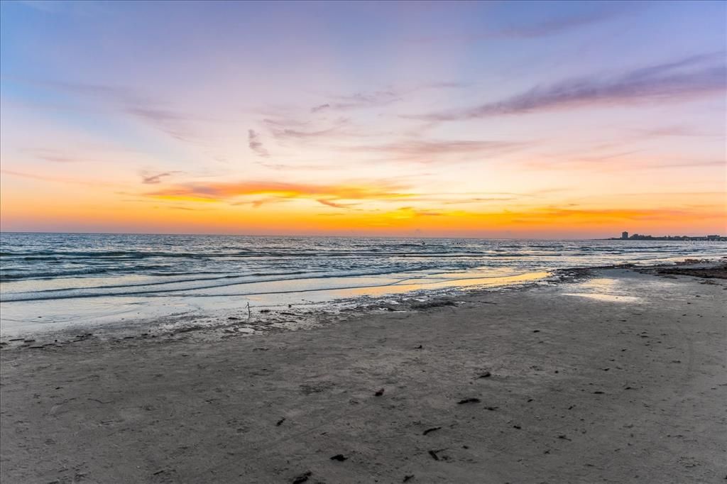 待售: $370,000 (2 贝兹, 2 浴室, 966 平方英尺)