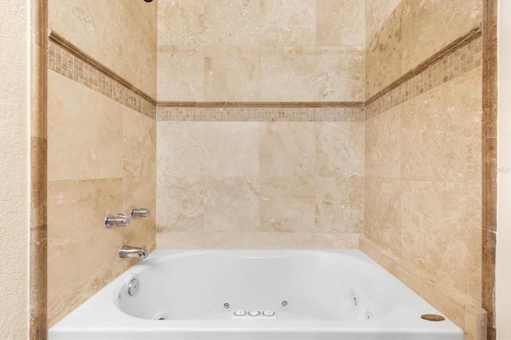 待售: $370,000 (2 贝兹, 2 浴室, 966 平方英尺)