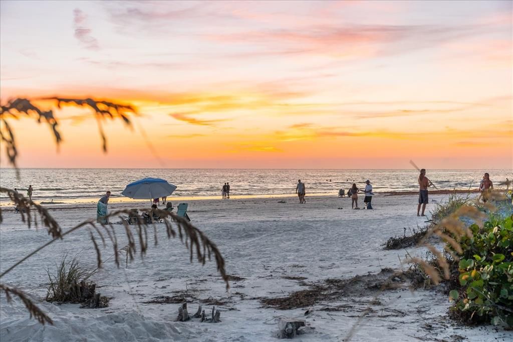 待售: $370,000 (2 贝兹, 2 浴室, 966 平方英尺)