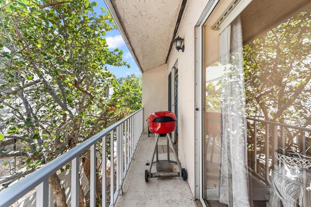 待售: $370,000 (2 贝兹, 2 浴室, 966 平方英尺)