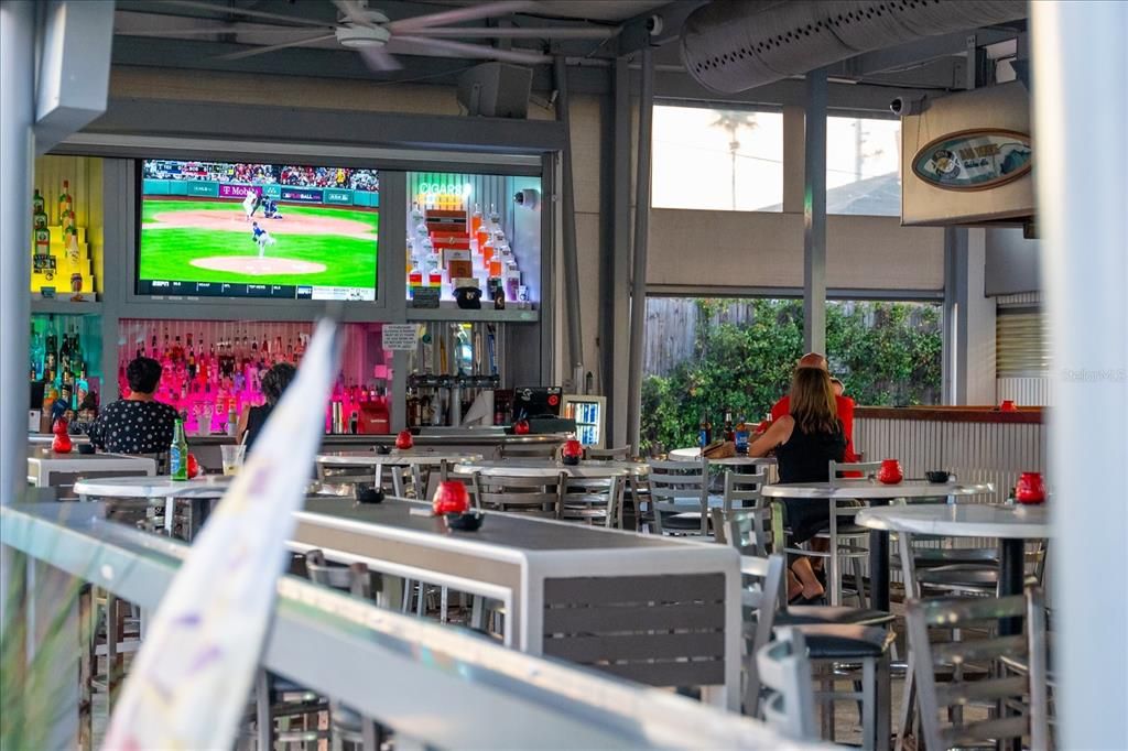 待售: $370,000 (2 贝兹, 2 浴室, 966 平方英尺)