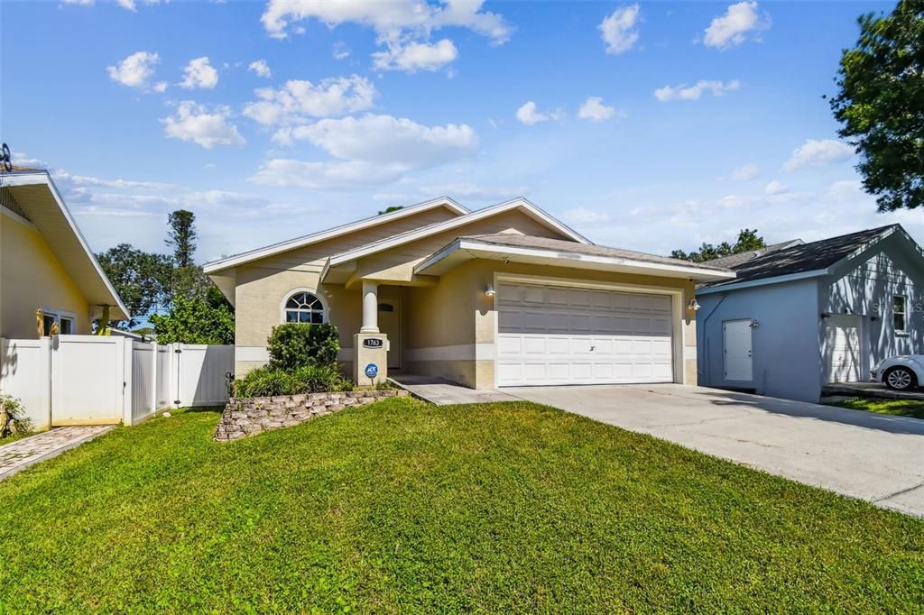 For Rent: $3,500 (3 beds, 2 baths, 1157 Square Feet)