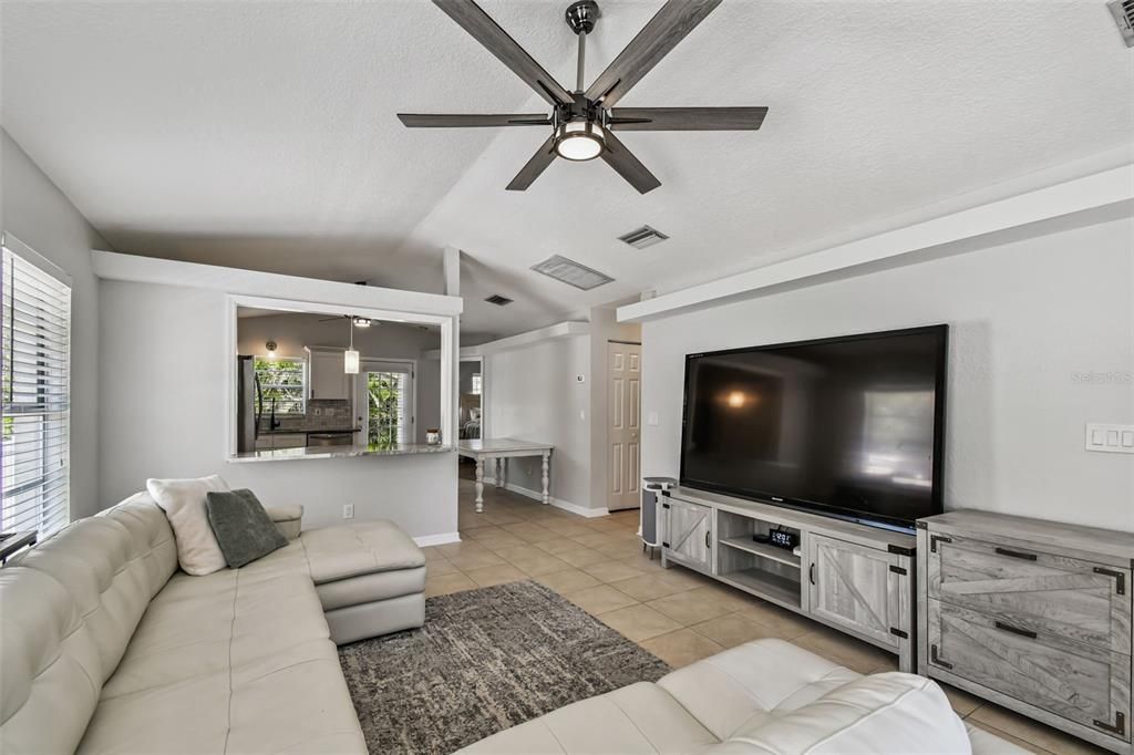 For Rent: $3,500 (3 beds, 2 baths, 1157 Square Feet)