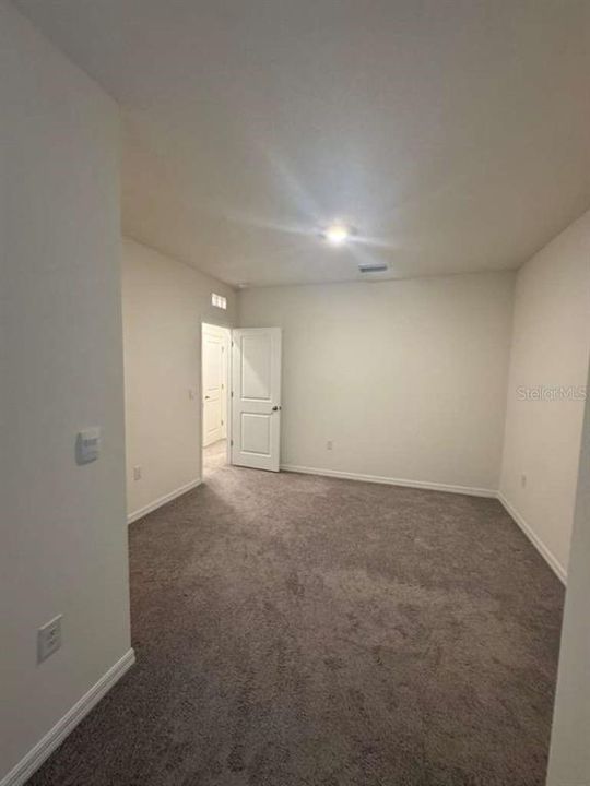 For Rent: $2,099 (3 beds, 2 baths, 1673 Square Feet)