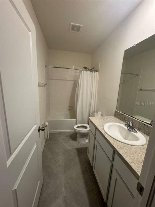 For Rent: $2,099 (3 beds, 2 baths, 1673 Square Feet)