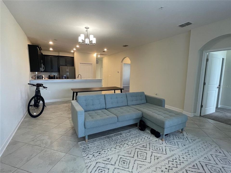 En Venta: $250,000 (2 camas, 2 baños, 1409 Pies cuadrados)