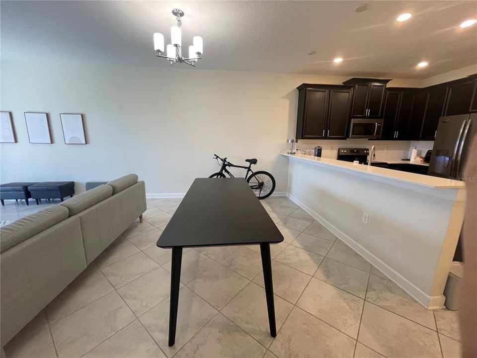 En Venta: $250,000 (2 camas, 2 baños, 1409 Pies cuadrados)