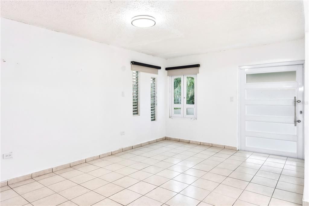 For Sale: $395,000 (5 beds, 2 baths, 2100 Square Feet)