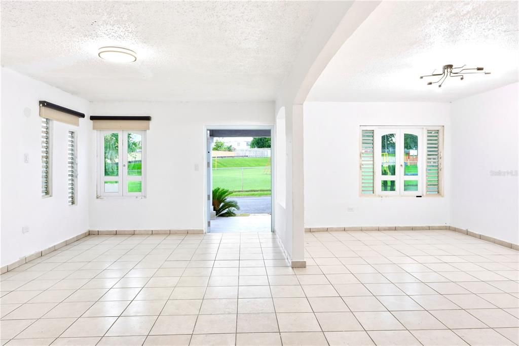 For Sale: $395,000 (5 beds, 2 baths, 2100 Square Feet)