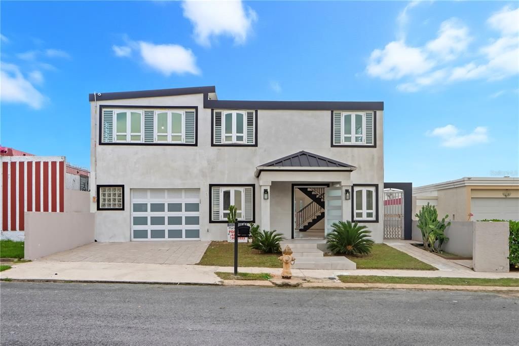 For Sale: $395,000 (5 beds, 2 baths, 2100 Square Feet)