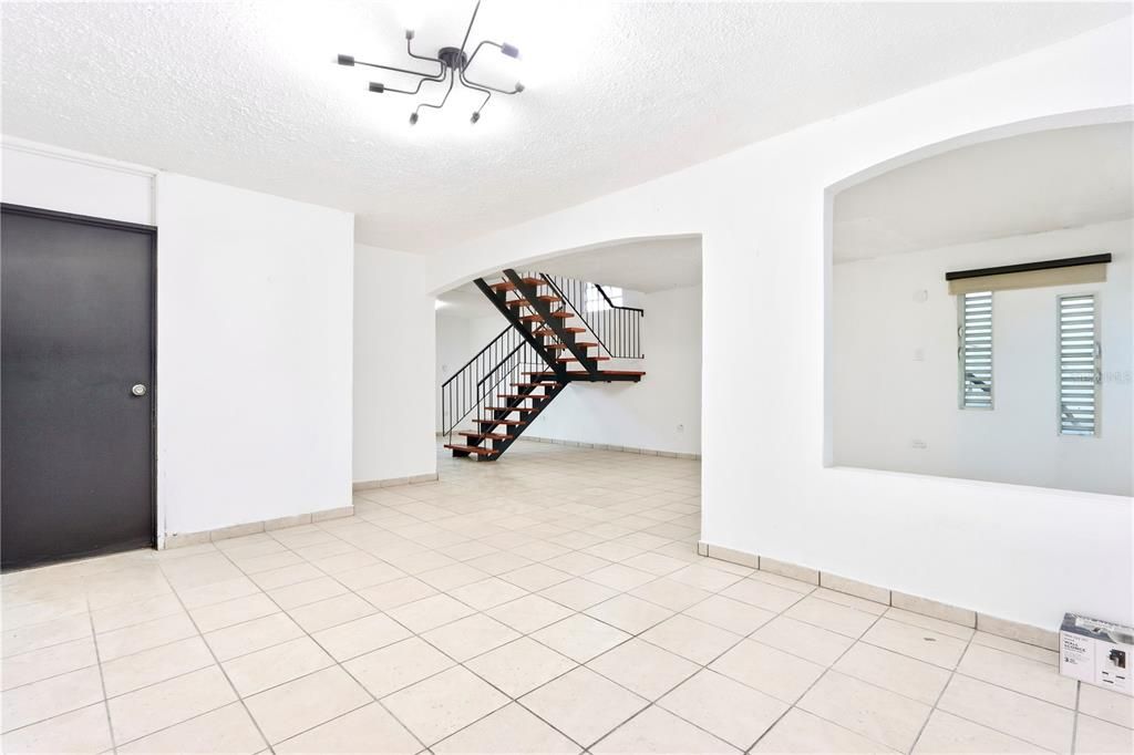 For Sale: $395,000 (5 beds, 2 baths, 2100 Square Feet)