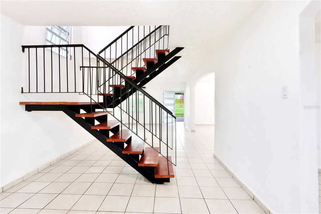 For Sale: $395,000 (5 beds, 2 baths, 2100 Square Feet)