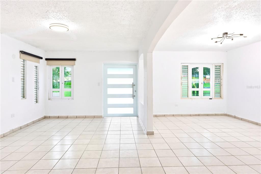 For Sale: $395,000 (5 beds, 2 baths, 2100 Square Feet)