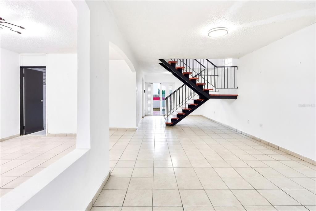 For Sale: $395,000 (5 beds, 2 baths, 2100 Square Feet)