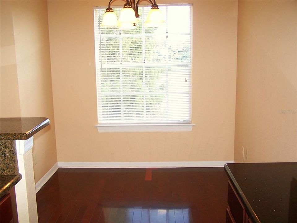 出租: $1,250 (1 贝兹, 1 浴室, 673 平方英尺)