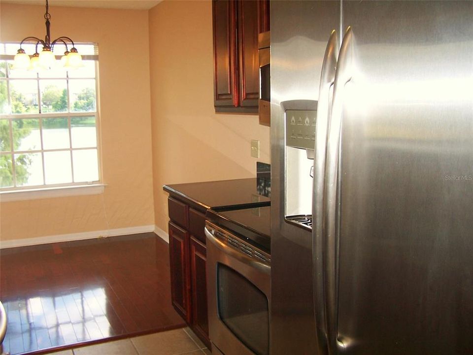 出租: $1,250 (1 贝兹, 1 浴室, 673 平方英尺)