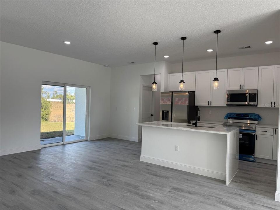 待售: $329,900 (4 贝兹, 3 浴室, 1912 平方英尺)