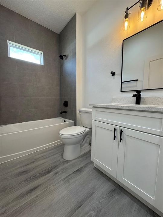 待售: $329,900 (4 贝兹, 3 浴室, 1912 平方英尺)