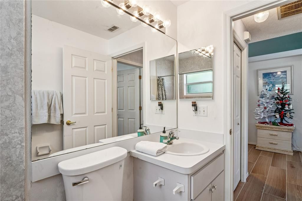 待售: $375,000 (3 贝兹, 2 浴室, 1579 平方英尺)