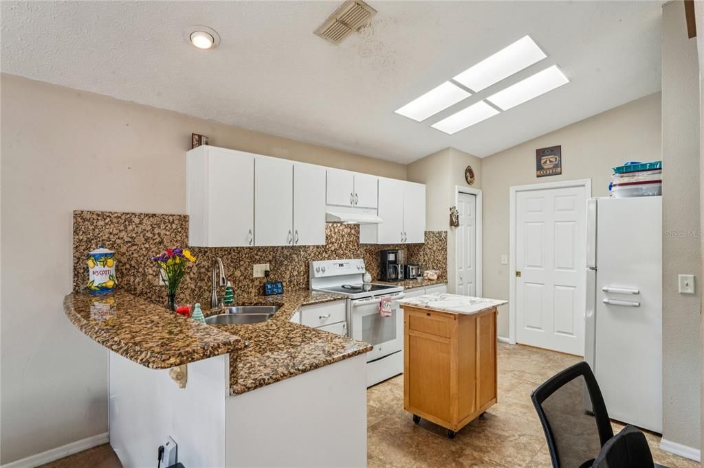 待售: $375,000 (3 贝兹, 2 浴室, 1579 平方英尺)