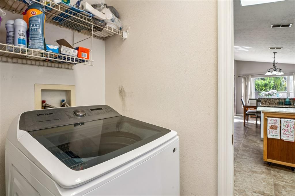 待售: $375,000 (3 贝兹, 2 浴室, 1579 平方英尺)