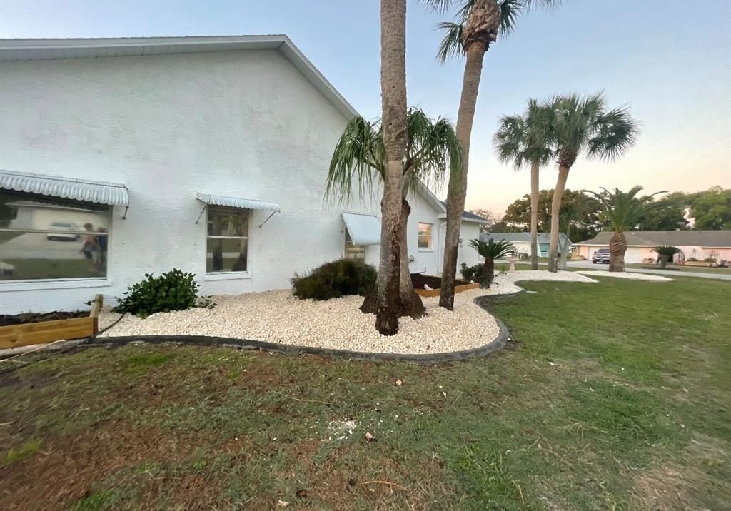 En Venta: $369,000 (4 camas, 2 baños, 1977 Pies cuadrados)