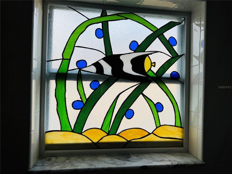 En Venta: $369,000 (4 camas, 2 baños, 1977 Pies cuadrados)