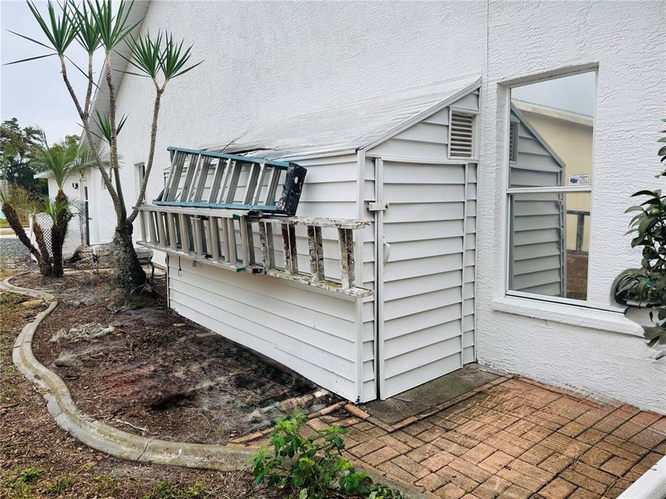 На продажу: $369,000 (4 спален, 2 ванн, 1977 Квадратных фут)