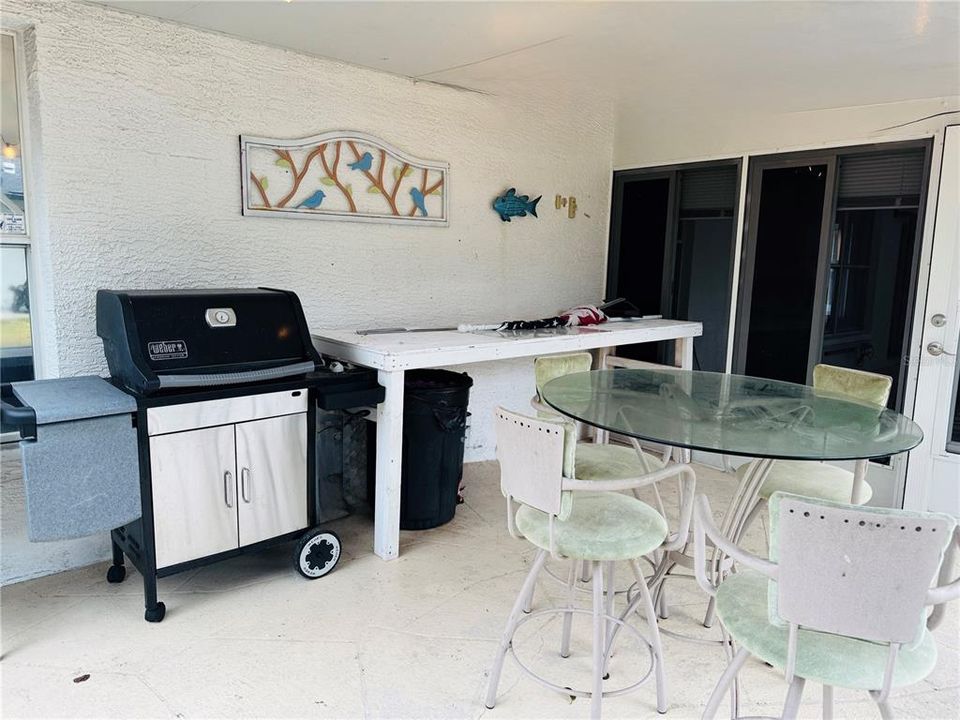 На продажу: $369,000 (4 спален, 2 ванн, 1977 Квадратных фут)