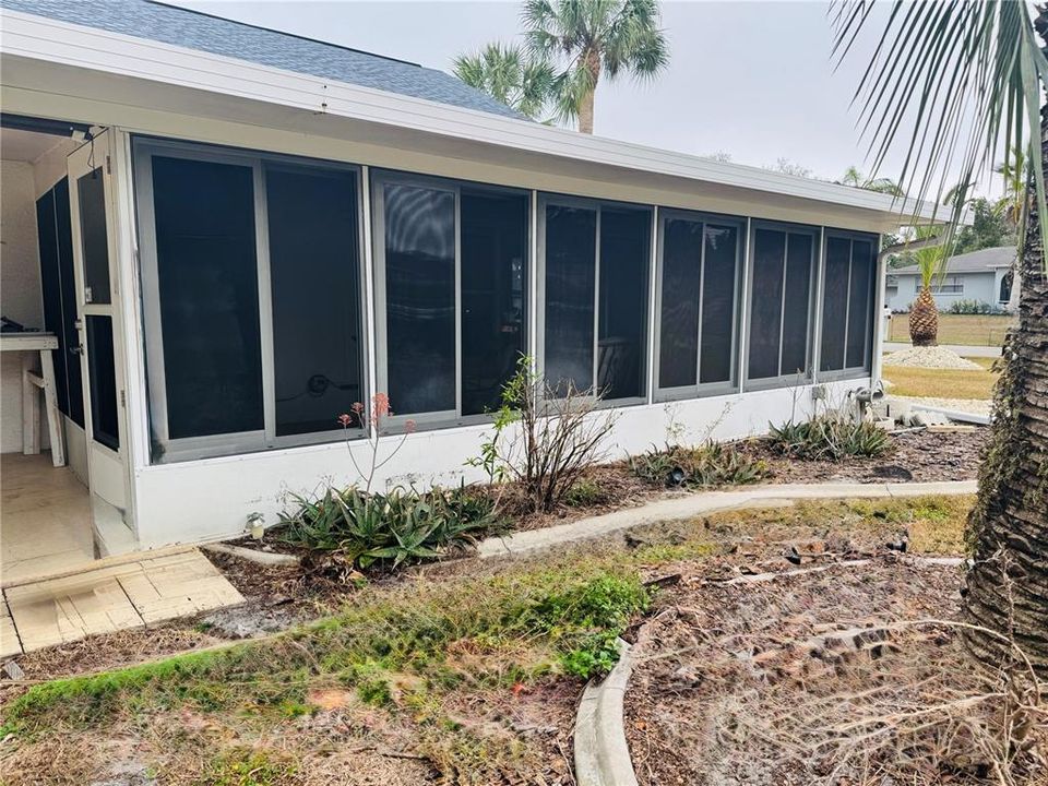 На продажу: $369,000 (4 спален, 2 ванн, 1977 Квадратных фут)