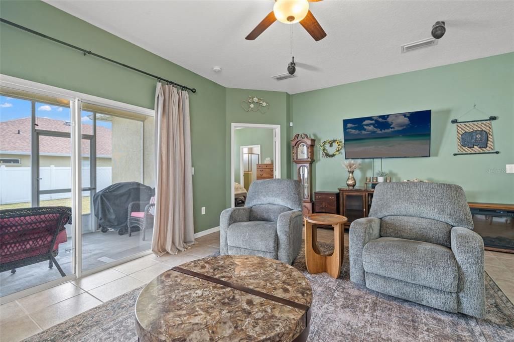 На продажу: $375,000 (3 спален, 2 ванн, 1622 Квадратных фут)