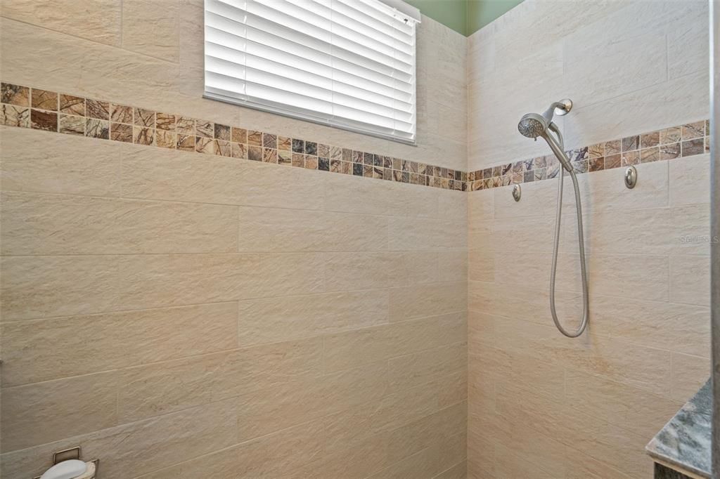 На продажу: $375,000 (3 спален, 2 ванн, 1622 Квадратных фут)