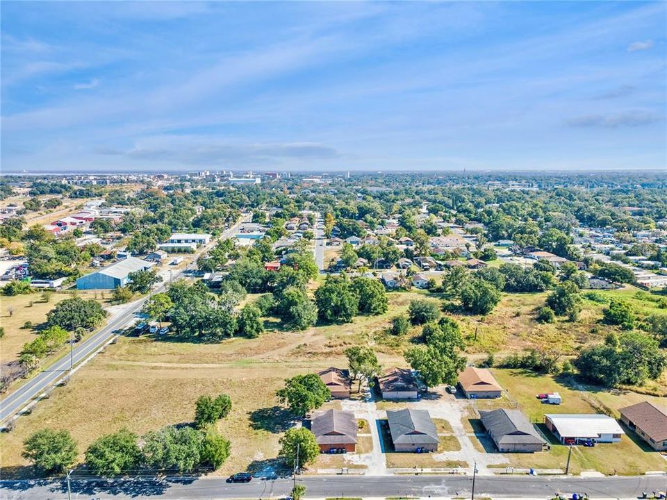 待售: $300,000 (4 贝兹, 0 浴室, 1700 平方英尺)