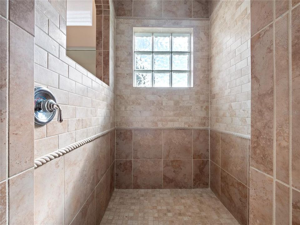 En Renta: $3,950 (4 camas, 4 baños, 4307 Pies cuadrados)