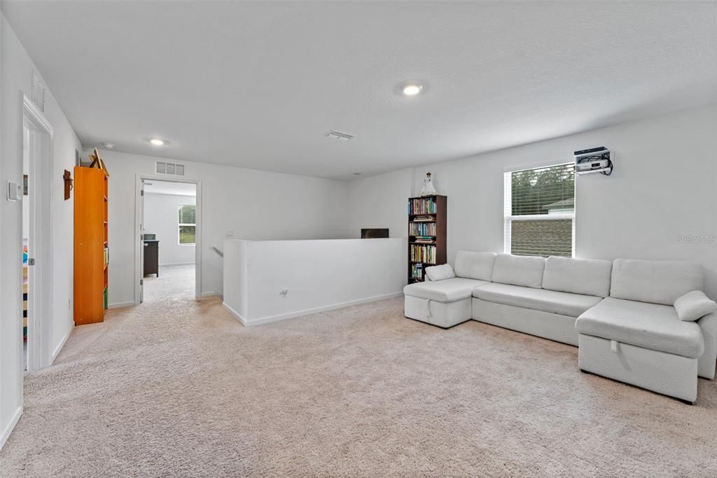 For Sale: $375,000 (5 beds, 4 baths, 2776 Square Feet)