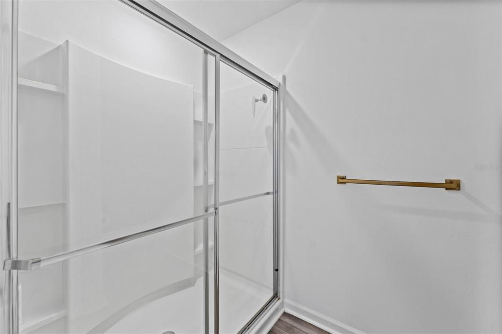 For Sale: $375,000 (5 beds, 4 baths, 2776 Square Feet)