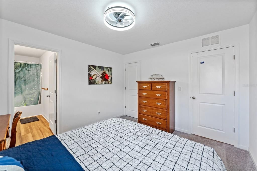 For Sale: $375,000 (5 beds, 4 baths, 2776 Square Feet)