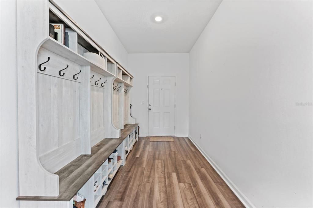 For Sale: $375,000 (5 beds, 4 baths, 2776 Square Feet)