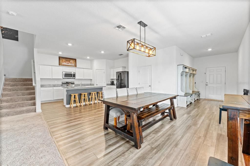 For Sale: $375,000 (5 beds, 4 baths, 2776 Square Feet)