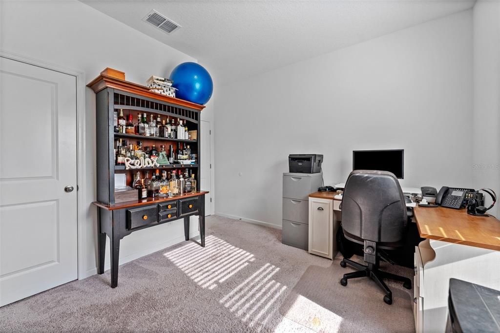 For Sale: $375,000 (5 beds, 4 baths, 2776 Square Feet)