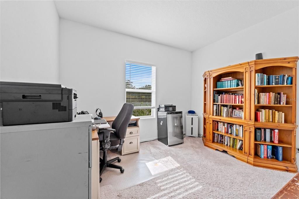 For Sale: $375,000 (5 beds, 4 baths, 2776 Square Feet)