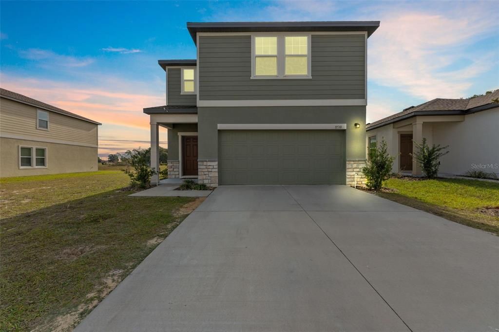 For Sale: $375,000 (5 beds, 4 baths, 2776 Square Feet)