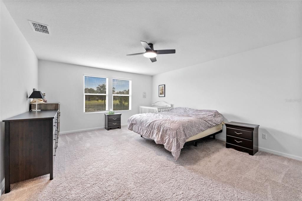 For Sale: $375,000 (5 beds, 4 baths, 2776 Square Feet)