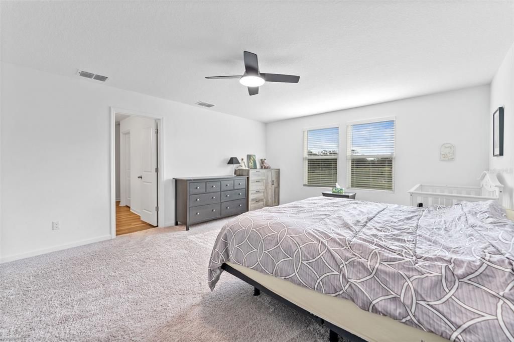 For Sale: $375,000 (5 beds, 4 baths, 2776 Square Feet)