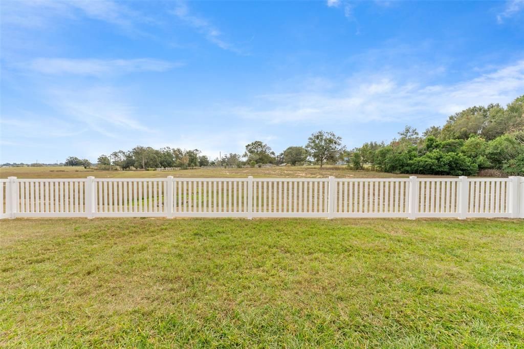 For Sale: $375,000 (5 beds, 4 baths, 2776 Square Feet)