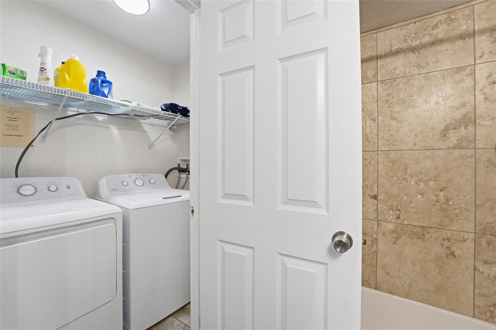 For Sale: $198,900 (2 beds, 1 baths, 964 Square Feet)