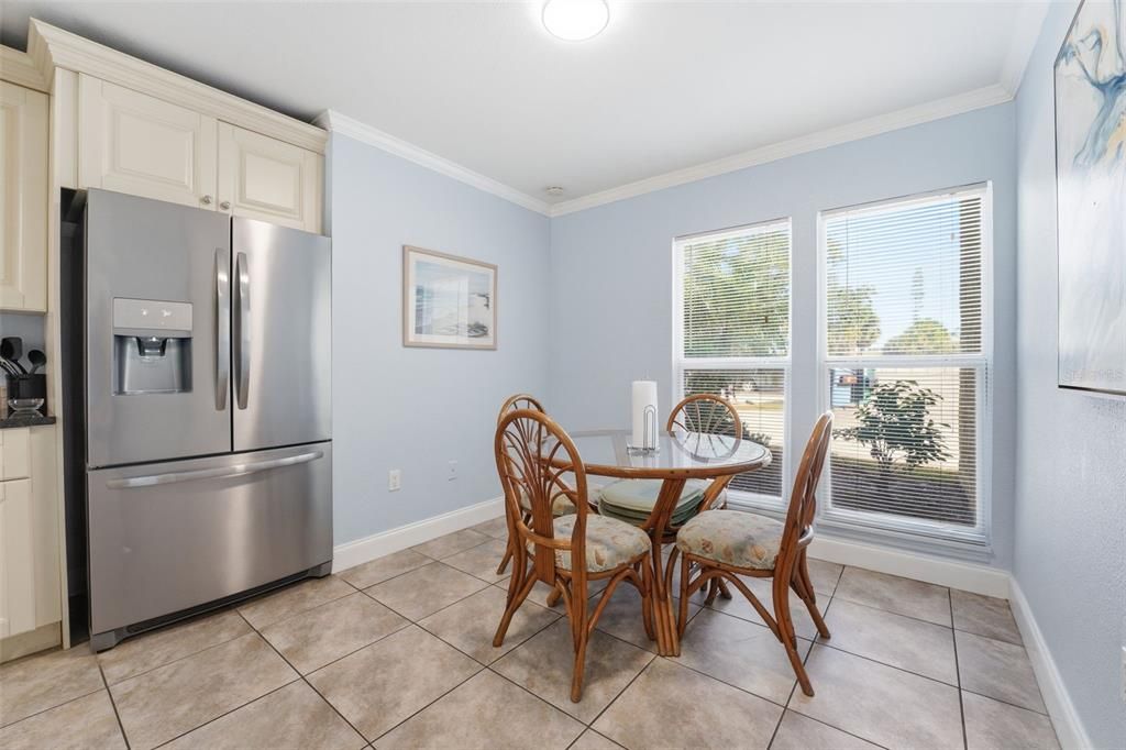 For Sale: $198,900 (2 beds, 1 baths, 964 Square Feet)